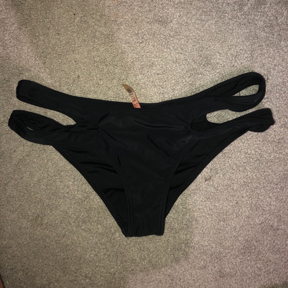 Black double strap bikini bottoms